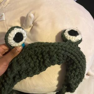 Frog hat